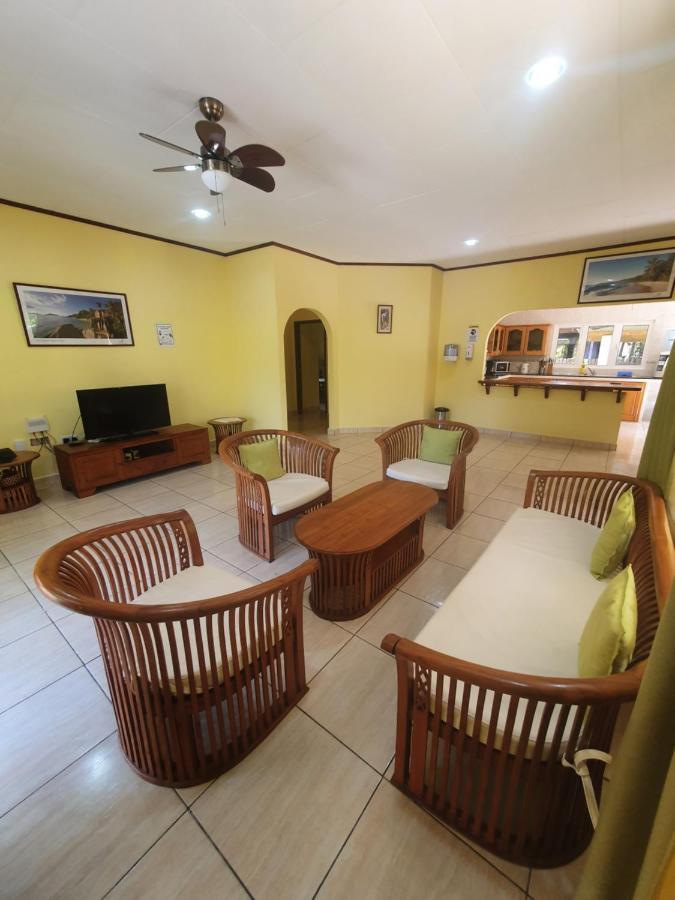 La Passe Holiday Villa 라디게 외부 사진