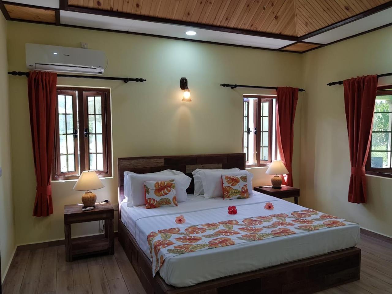 La Passe Holiday Villa 라디게 외부 사진
