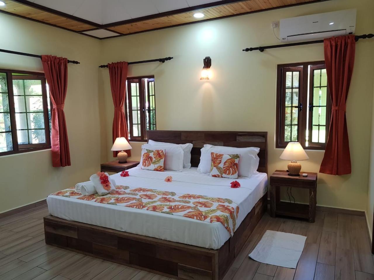 La Passe Holiday Villa 라디게 외부 사진