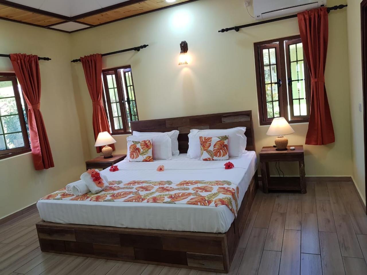 La Passe Holiday Villa 라디게 외부 사진