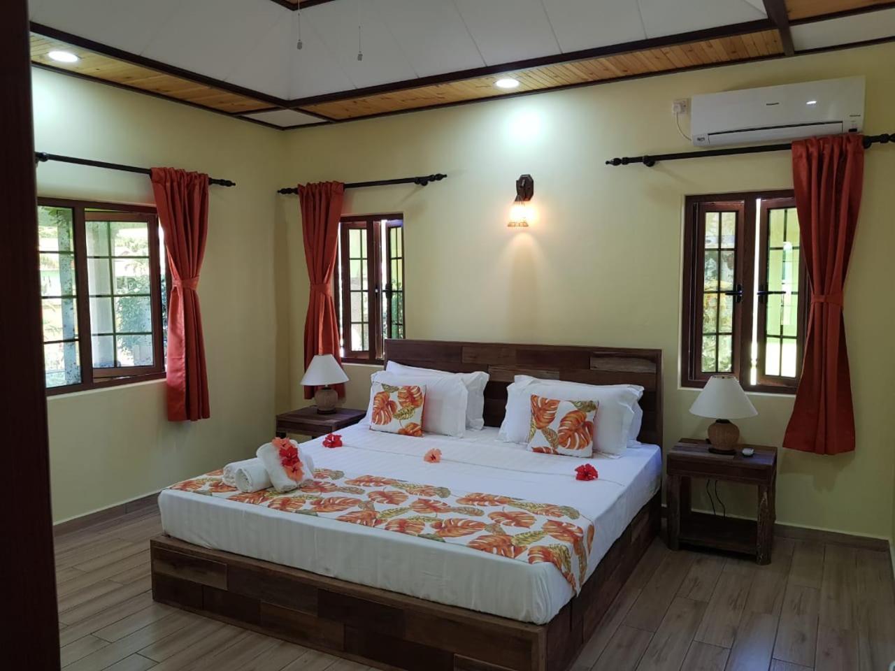 La Passe Holiday Villa 라디게 외부 사진