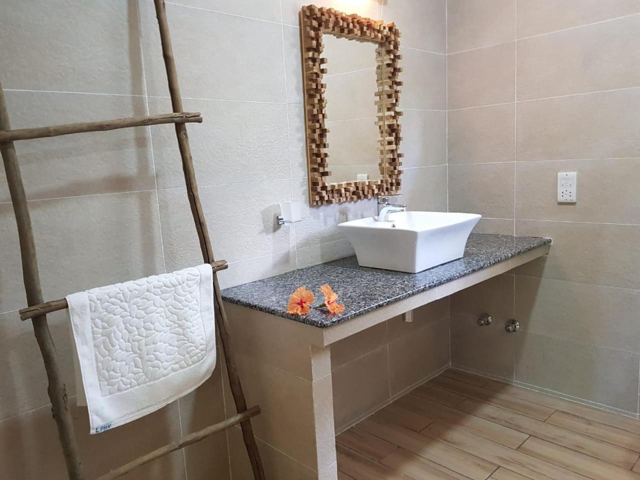 La Passe Holiday Villa 라디게 외부 사진